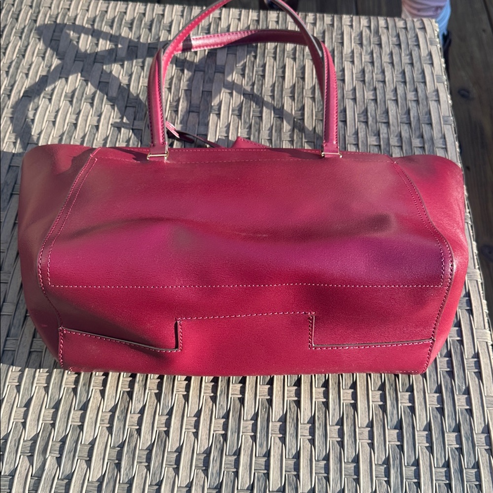 Tory Burch Robinson Tote Bag - Picture 3 of 10